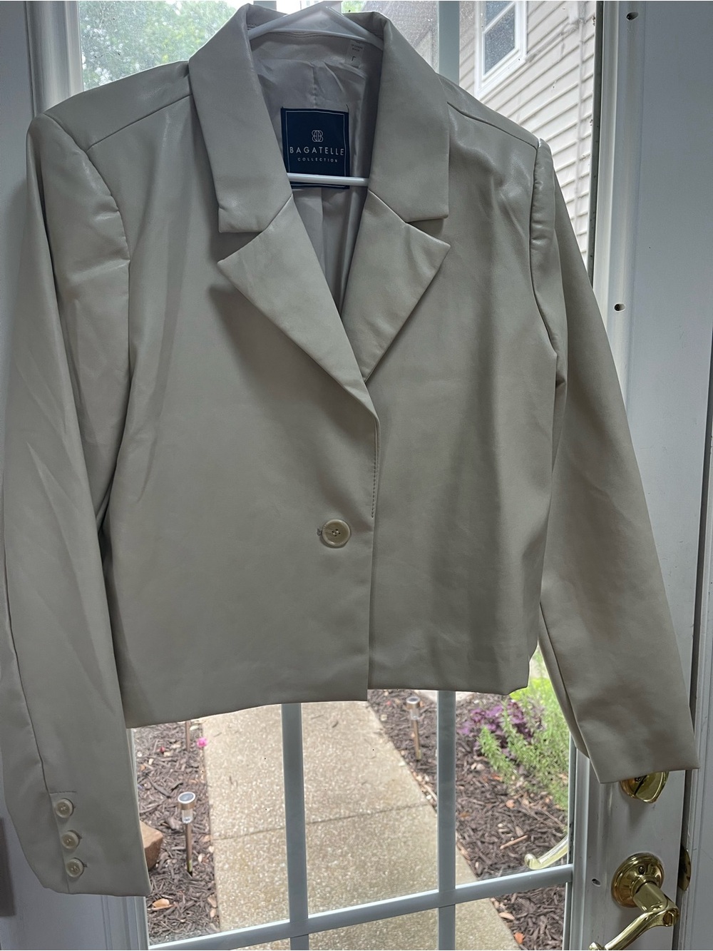 bagatelle Cream Cropped Notch-Lapel Blazer